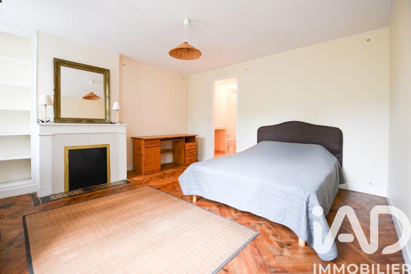 Maison - 273 m² - 11 pièces