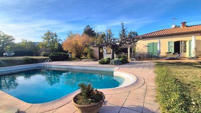 Propriété - 190 m² - 8 pièces