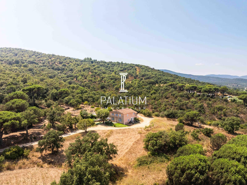 Maison - 500 m² - 15 pièces