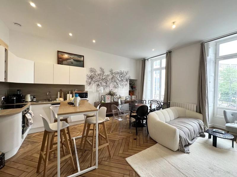 Appartement - 103 m² - 4 pièces