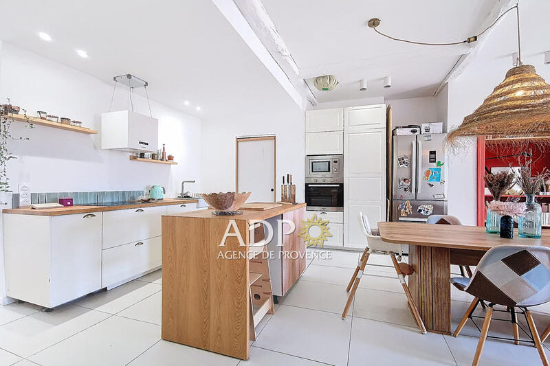 Appartement - 104 m² - 4 pièces