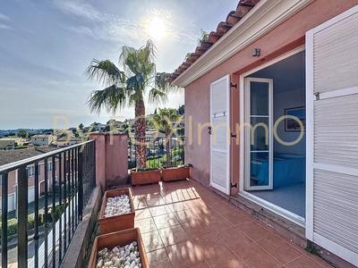 Appartement - 70 m² - 5 pièces