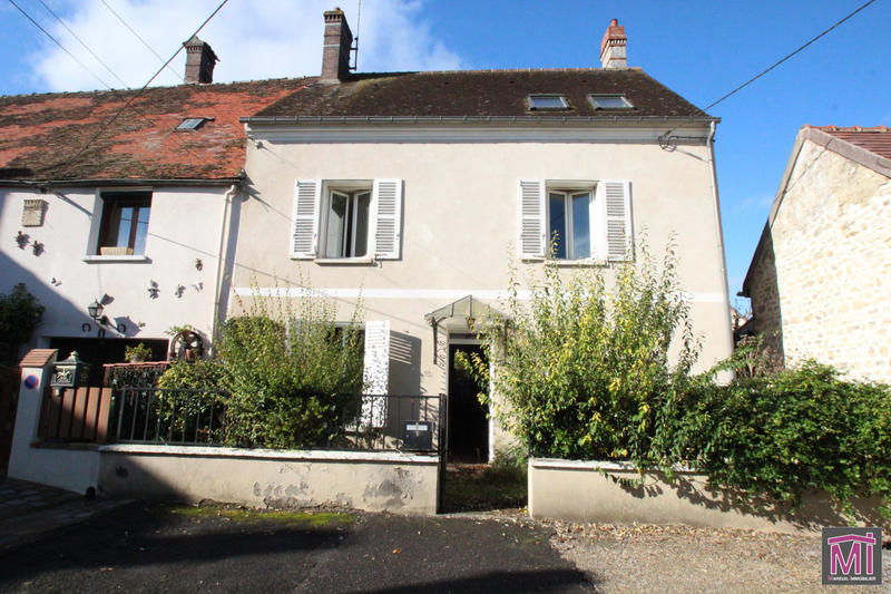 Maison traditionnelle - 151 m² - 6 pièces