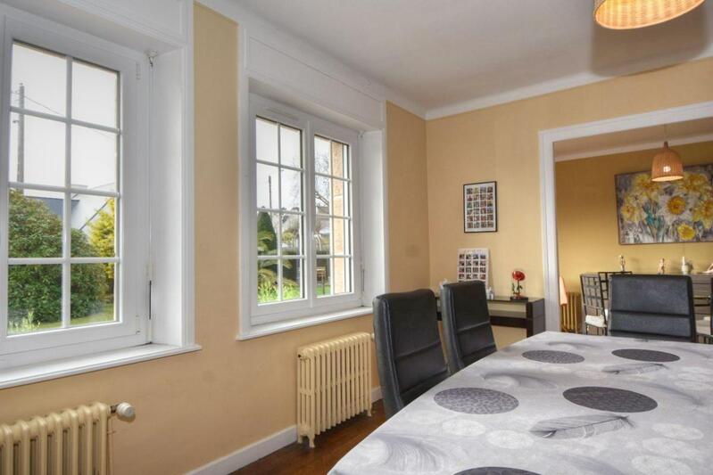 Maison - 180 m² - 8 pièces