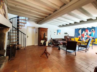 Maison - 264 m² - 8 pièces