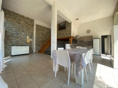 Appartement - 85 m² - 3 pièces