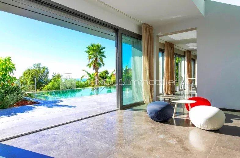 Villa - 380 m² - 8 pièces