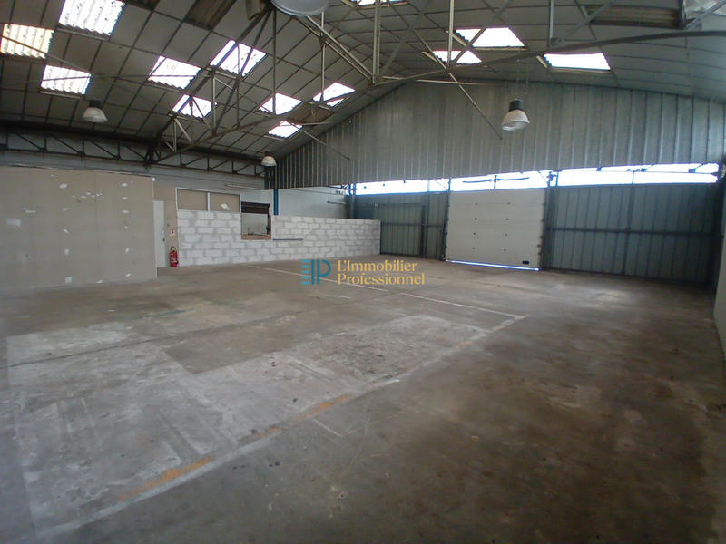 Local d'activités - 450 m²