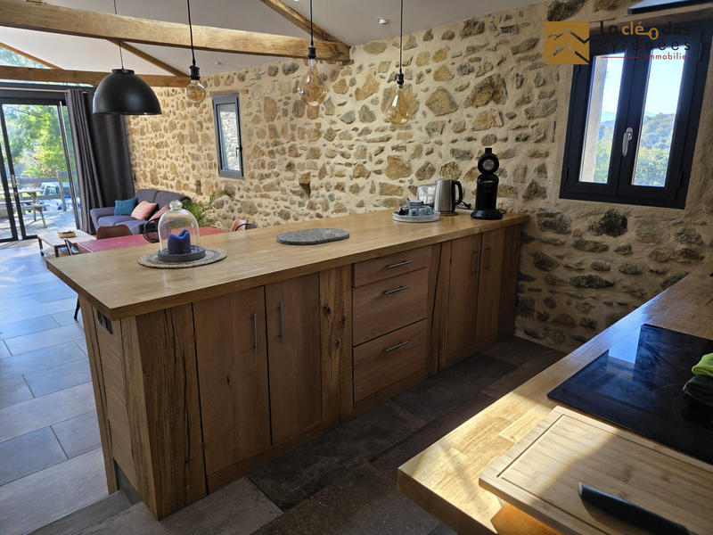 Maison traditionnelle - 310 m² - 10 pièces