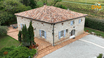 Maison - 201 m² - 6 pièces