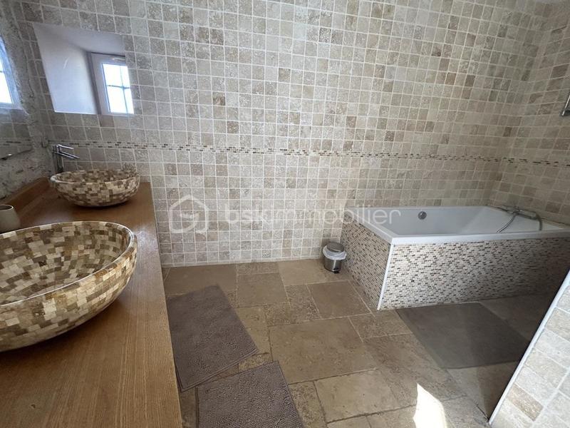 Maison en pierre - 432 m² - 13 pièces