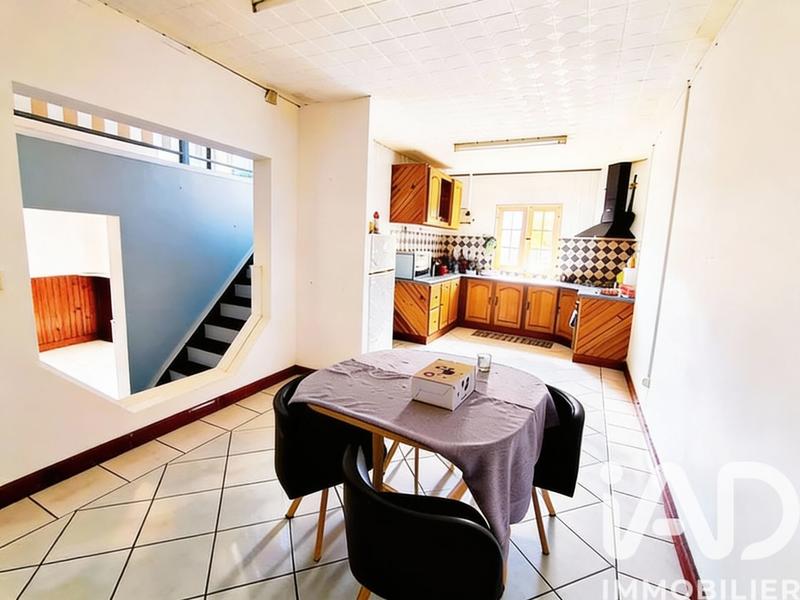 Maison - 250 m² - 12 pièces