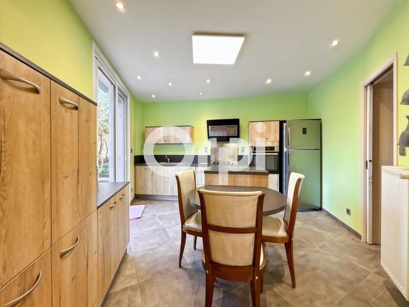 Maison de ville - 180 m² - 8 pièces