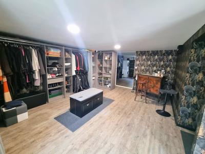 Maison - 212 m² - 6 pièces