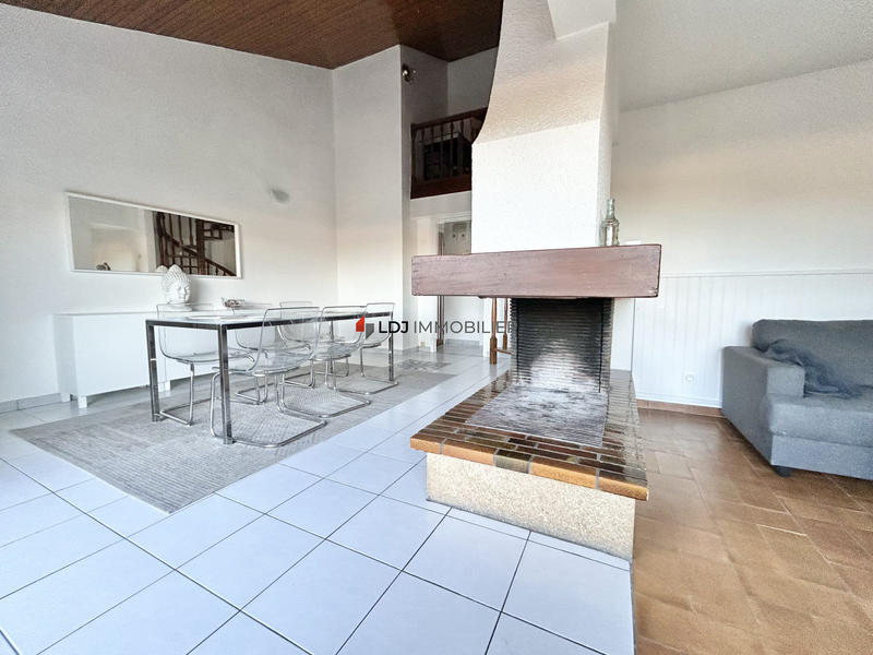 Appartement - 93 m² - 3 pièces