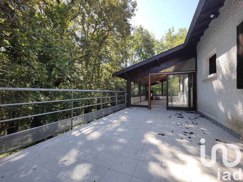 Maison - 215 m² - 8 pièces