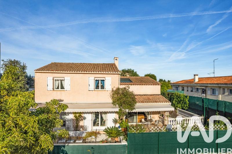 Maison de ville - 207 m² - 7 pièces
