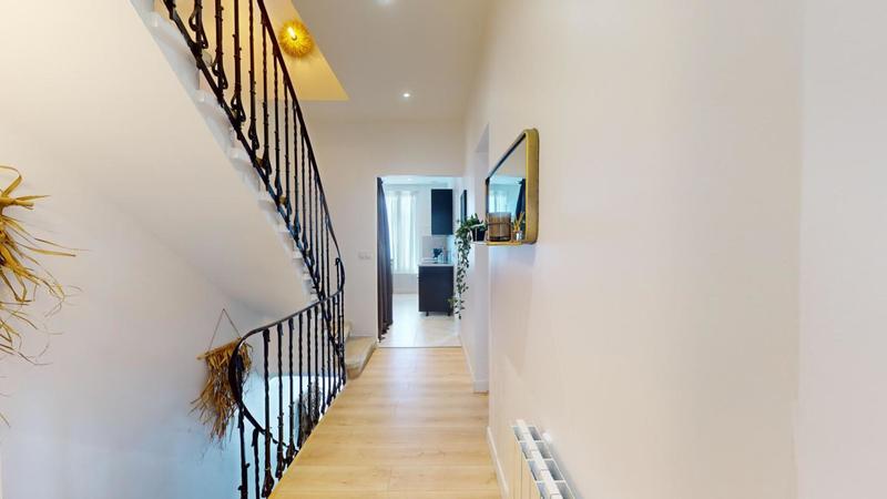 Duplex - 138 m² - 8 pièces