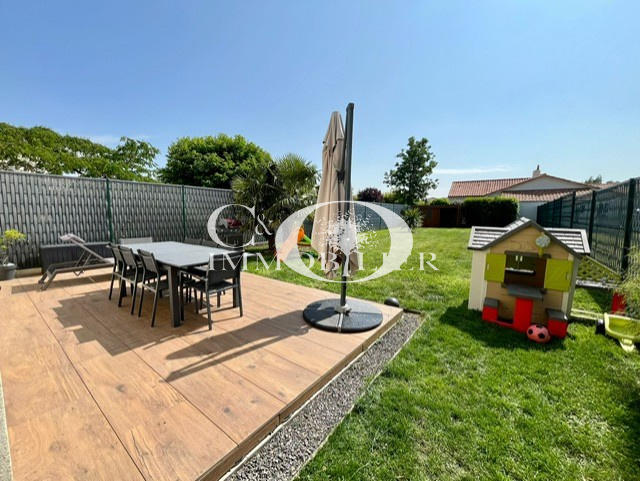 Maison - 90 m² - 4 pièces