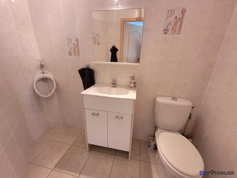 Maison - 201 m² - 7 pièces