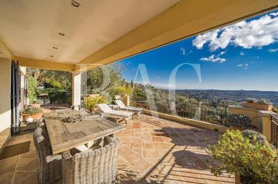 Villa - 250 m² - 6 pièces