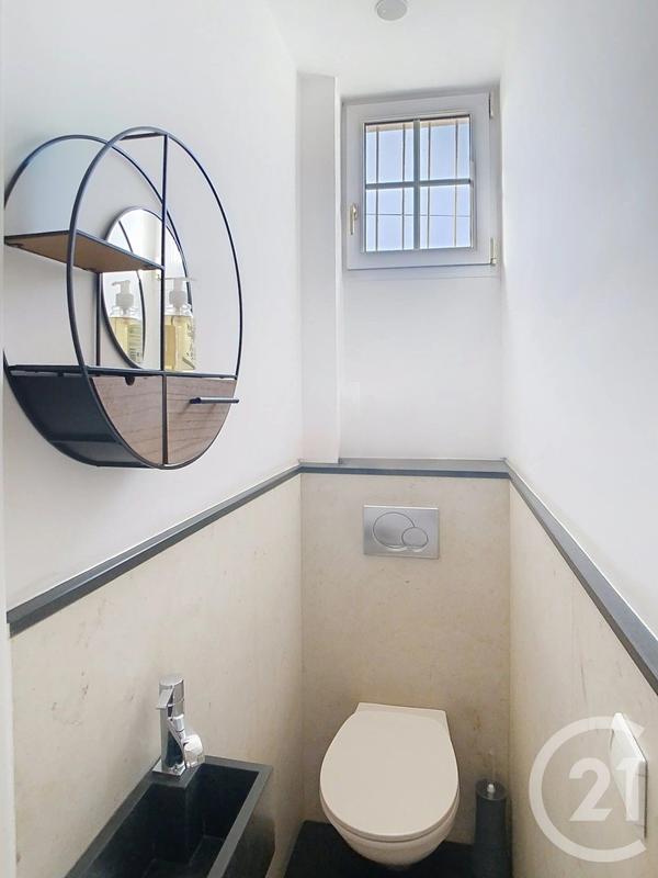 Maison - 180 m² - 8 pièces