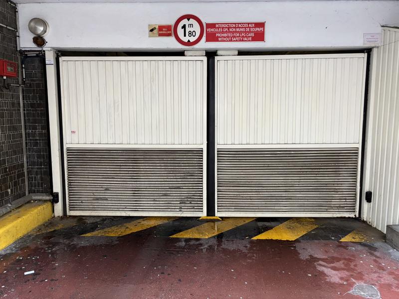 Parking / Garage - 12 m²