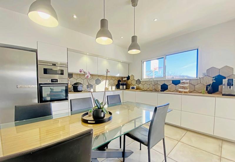 Maison - 145 m² - 4 pièces