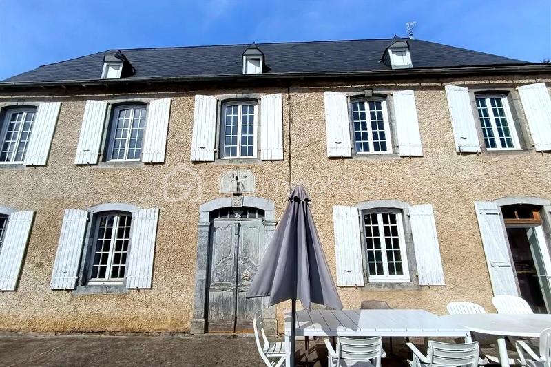 Maison - 180 m² - 6 pièces