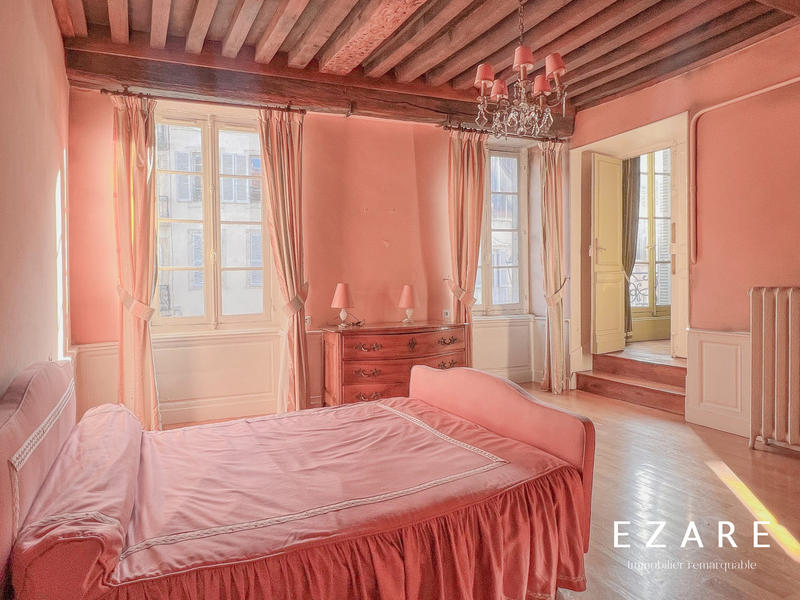 Appartement - 215 m² - 8 pièces