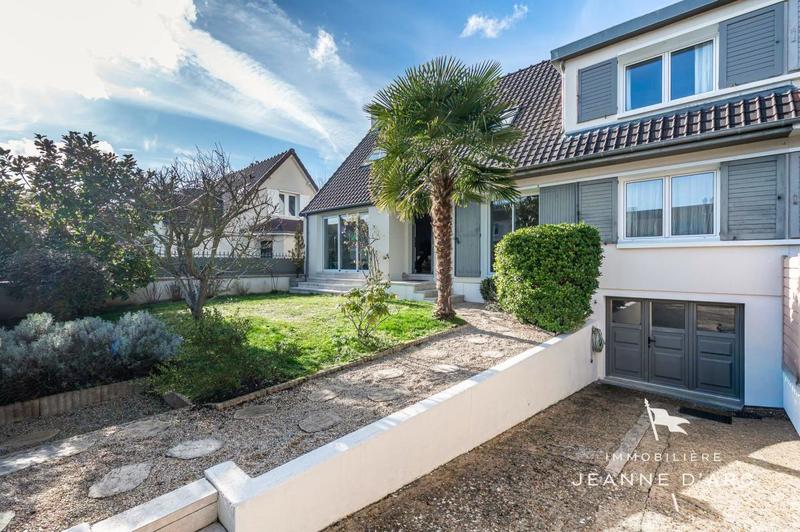 Maison - 171 m² - 6 pièces