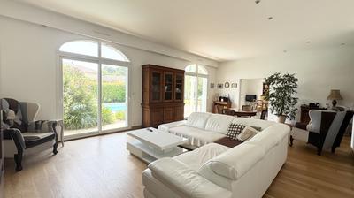 Maison - 174 m² - 5 pièces