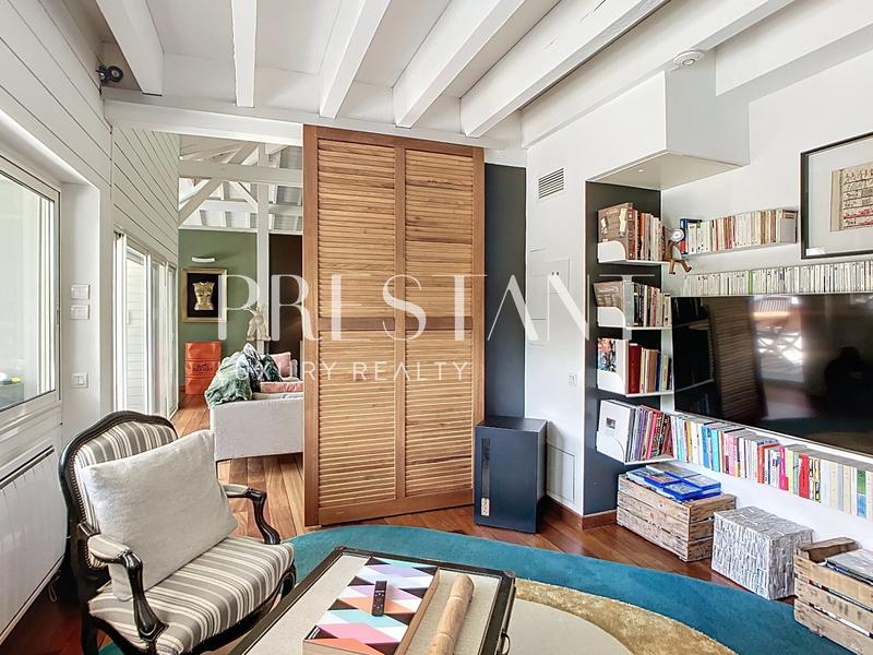 Maison - 260 m² - 10 pièces