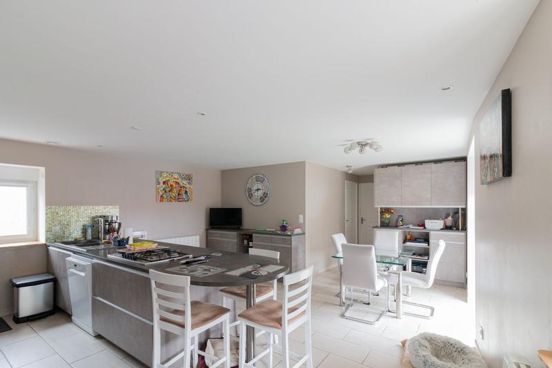 Maison - 222 m² - 7 pièces