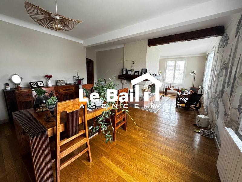 Maison - 280 m² - 9 pièces