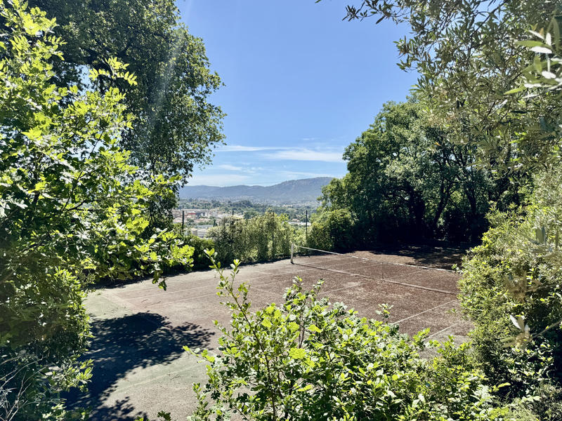 Maison - 346 m² - 6 pièces