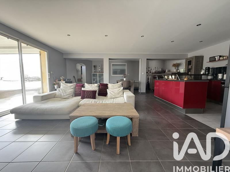Maison - 104 m² - 4 pièces