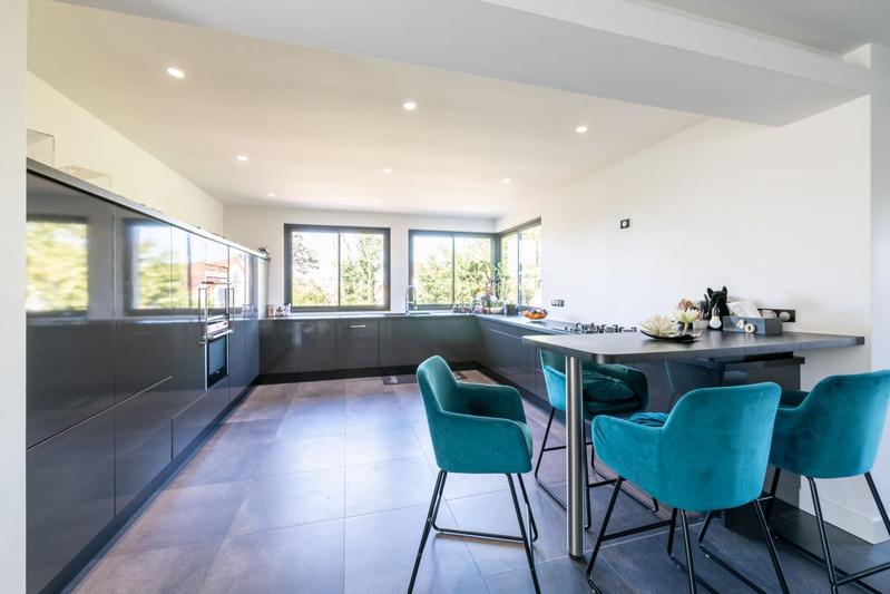 Villa - 328 m² - 8 pièces