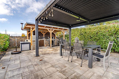 Maison - 216 m² - 6 pièces