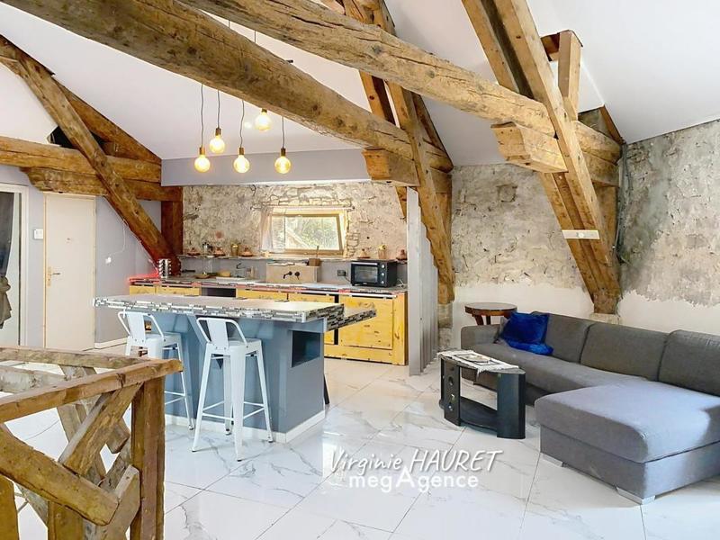 Maison en pierre - 343 m² - 9 pièces