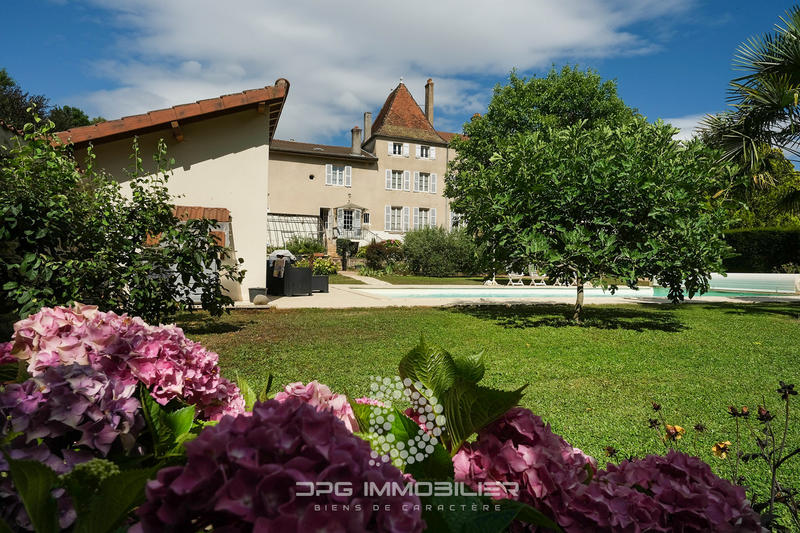 Propriété - 445 m² - 24 pièces