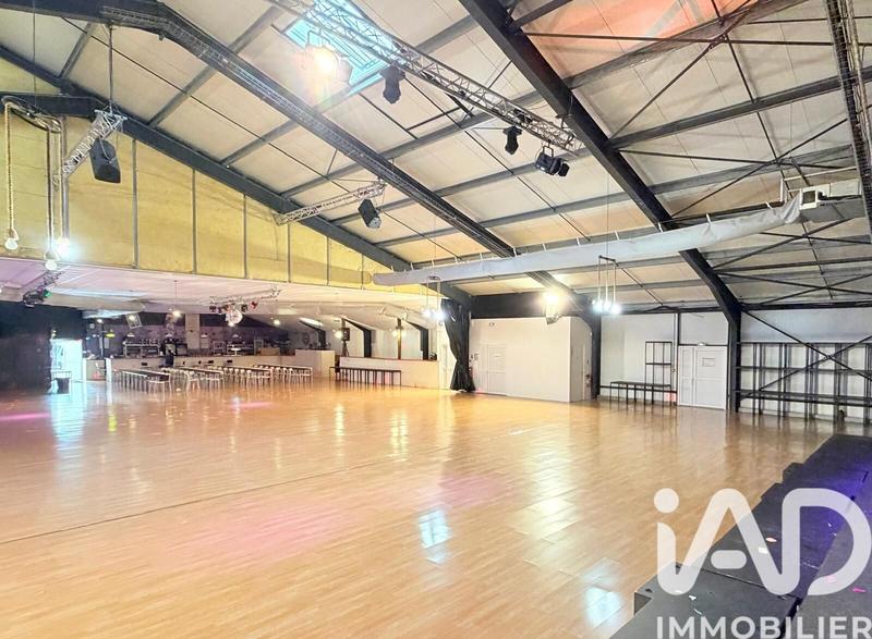 Maison - 1 540 m² - 14 pièces