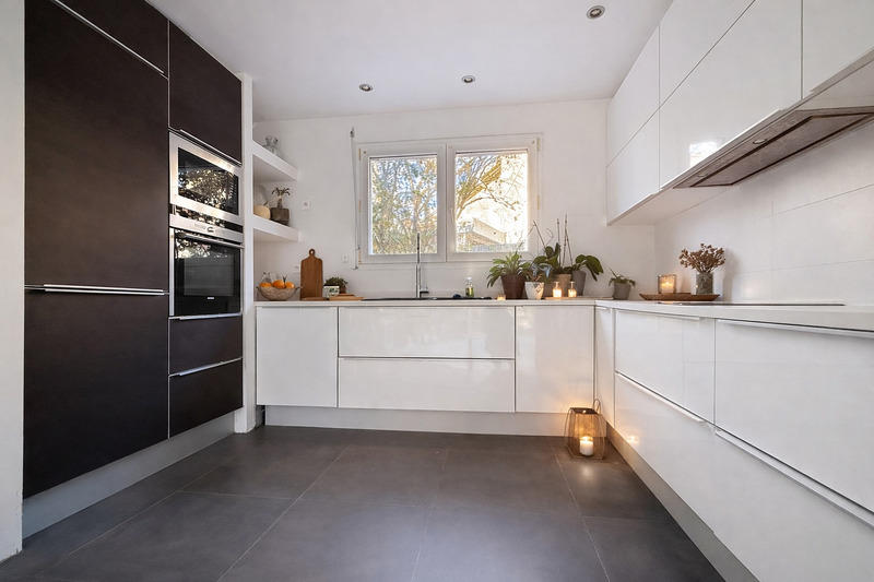 Maison - 180 m² - 8 pièces