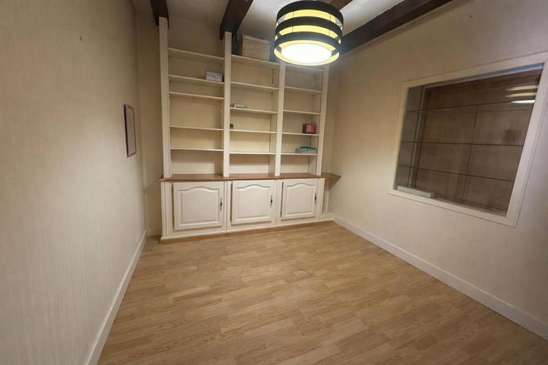 Maison - 224 m² - 8 pièces