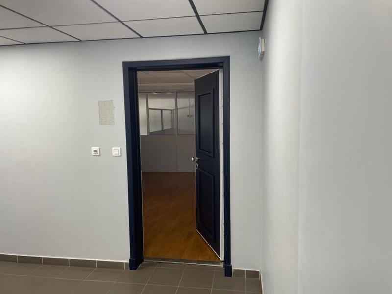 Bureau - 123 m² - 6 pièces