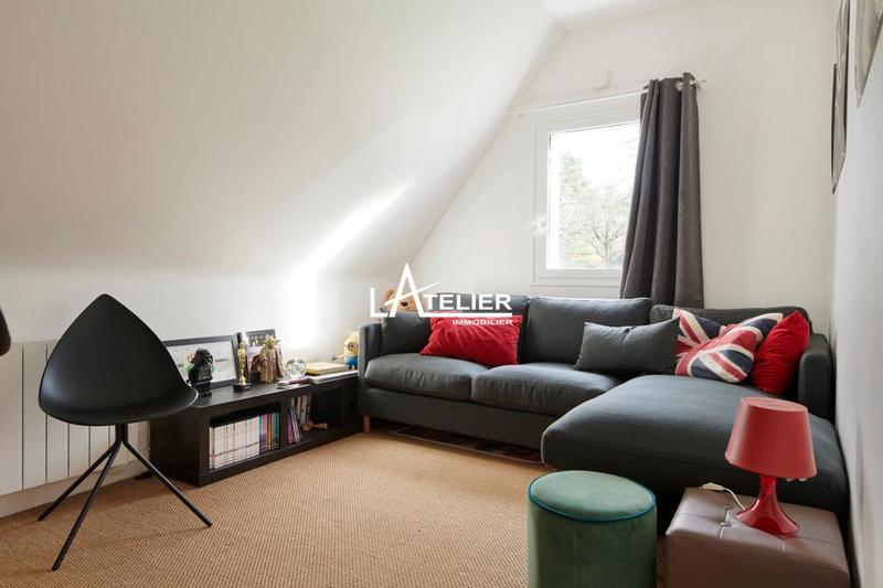 Maison - 210 m² - 10 pièces