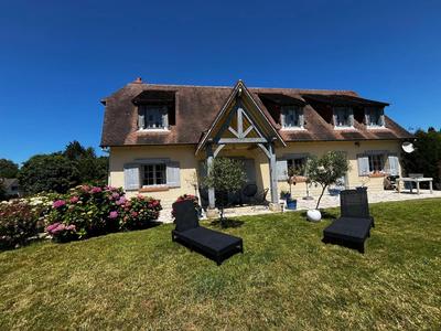 Maison - 140 m² - 6 pièces