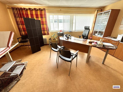 Bureau - 104 m²