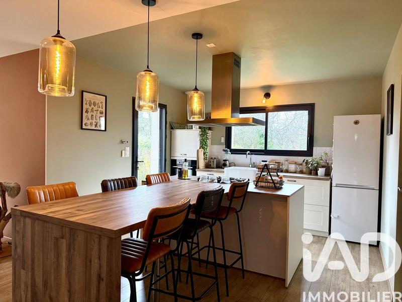 Maison - 98 m² - 5 pièces