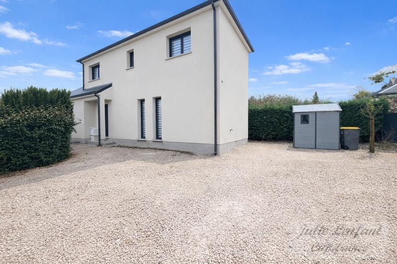 Maison - 102 m² - 4 pièces